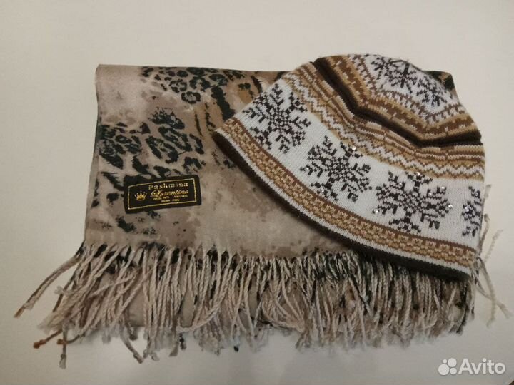 Шапка вязанная женская и шарф