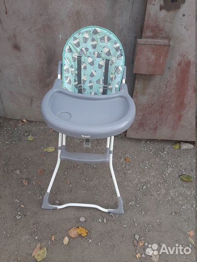 Стульчик для кормления ребенка