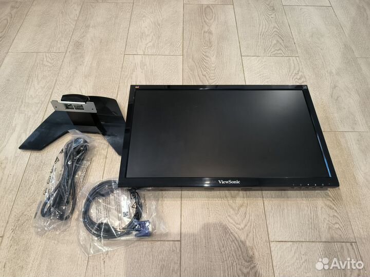 Монитор 22 Viewsonic