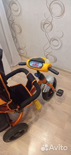 Трехколесный велосипед