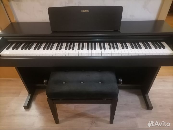 Цифровое пианино Yamaha Arius