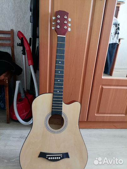 Акустическая гитара б/у корпус