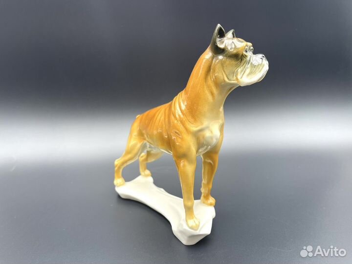 Антикварная фарфоровая статуэтка 