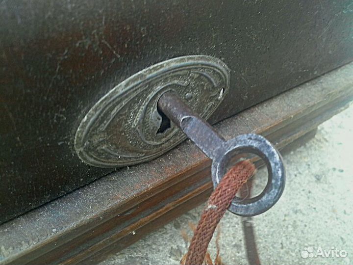 Машинка швейная. Коллекционная. В рабочем состояни