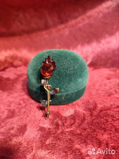 Брошь янтарь СССР