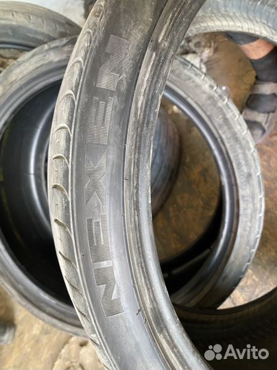 Michelin Pilot Sport 4 S 245/35 R20 и 275/30 R20 97Y