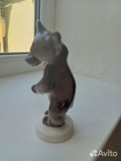 Фарфоровые статуэтки медведь