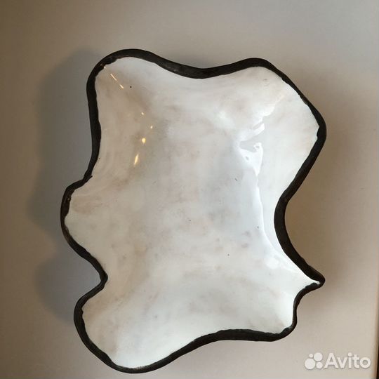 Керамическое блюдо ручной работы