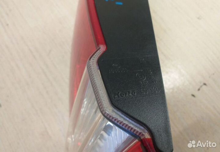 Фонарь правый внутренний Toyota Land Cruiser 200