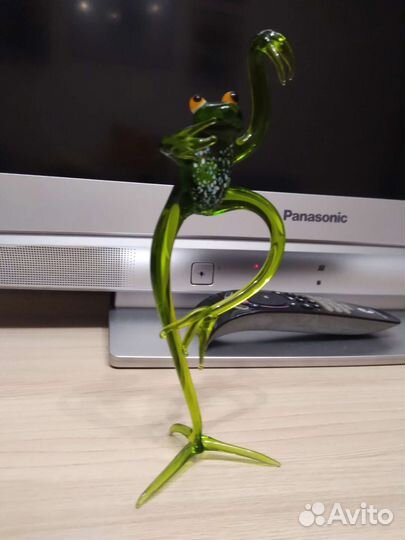 Лягушка из стекла