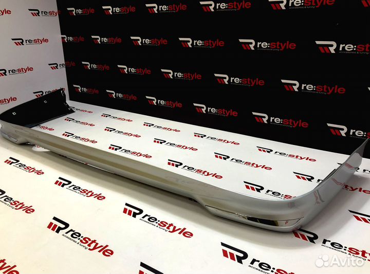 Губа заднего бампера Toyota Land Cruiser 200