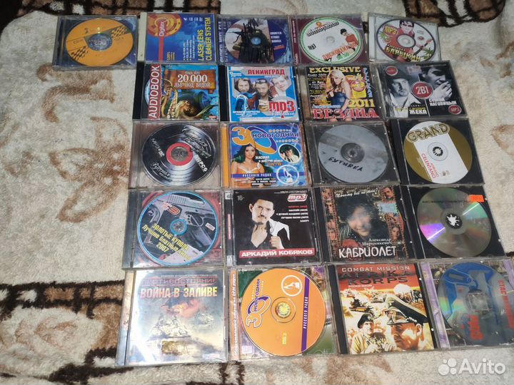 Диски с музыкой и фильмами