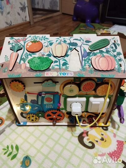 Бизиборд домик со светом