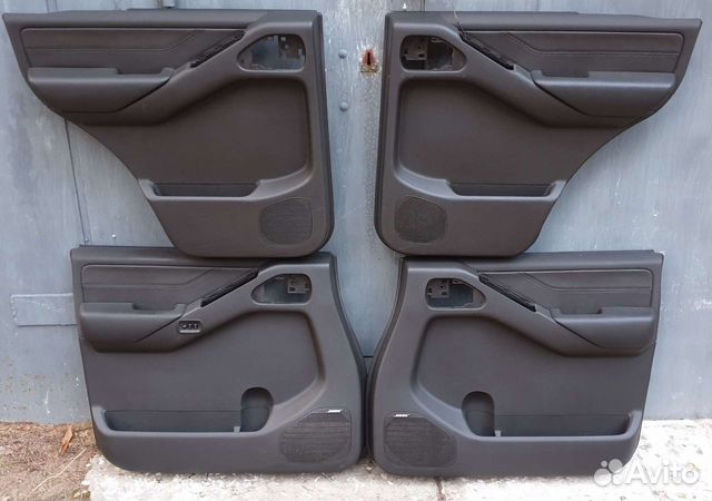 Обшивки дверей Nissan Pathfinder