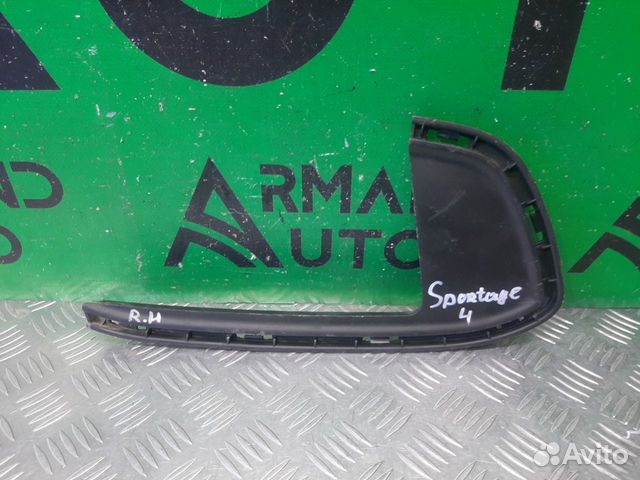 Накладка решетки радиатора правая Kia Sportage 4 купить в Москве ...