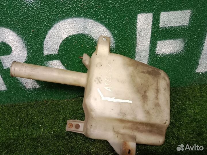 Бачок омывателя для Toyota Avensis 1