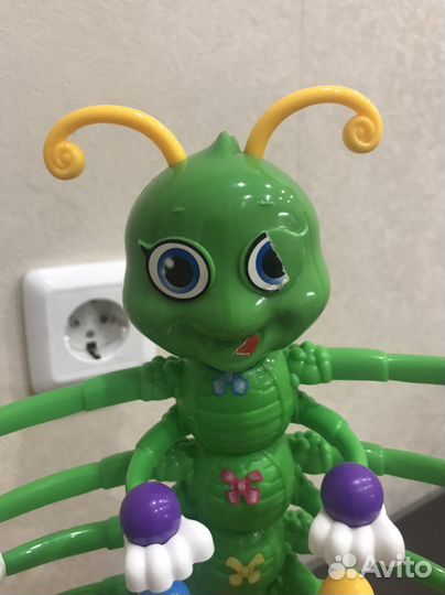 Гусеница танцующая игра