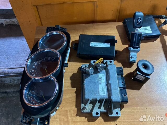 Renault sandero stepway 2 комплект эбу 2019 год