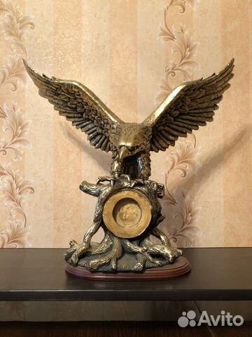 Орёл из мрамора, покрытый бронзой