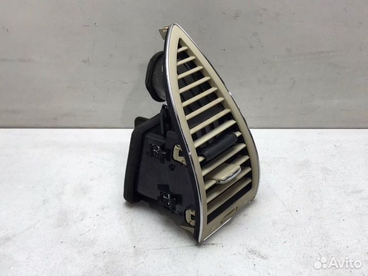 Дефлектор воздушный левый Infinity Qx80 Z62 2015