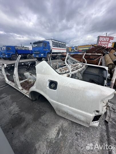 Крыло левое на чайзер 100 в идеале