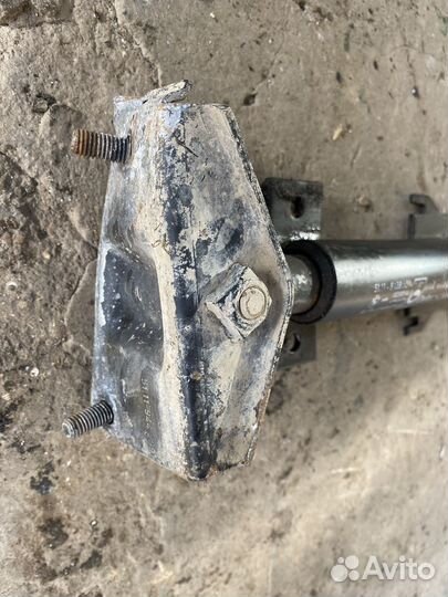 Кронштейн бампера BMW E34