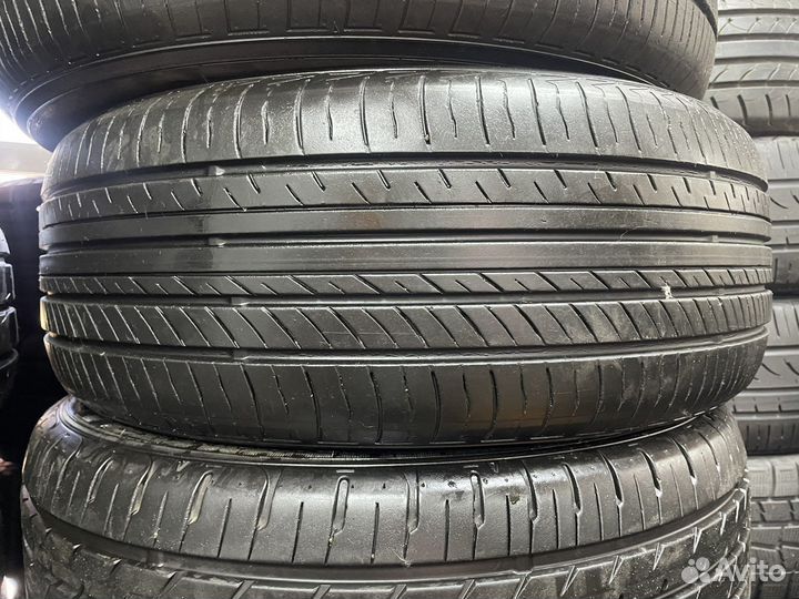 Yokohama Advan dB V552 215/55 R17
