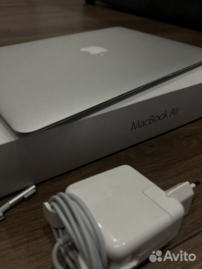 Apple macbook air 2011