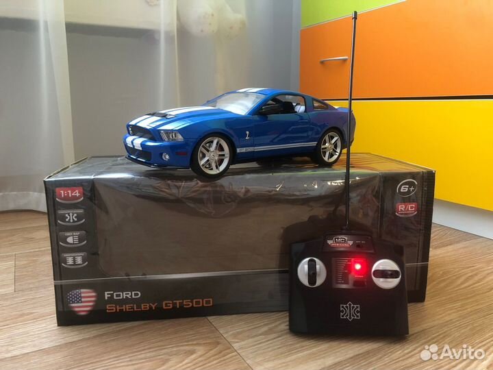 Автомобиль на рудиоуправлении