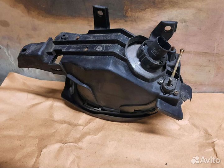 Передняя правая фара Dodge Neon