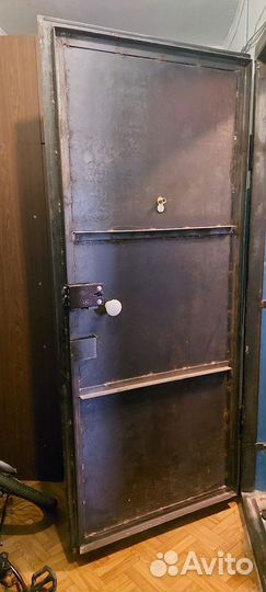 Дверь металлическая