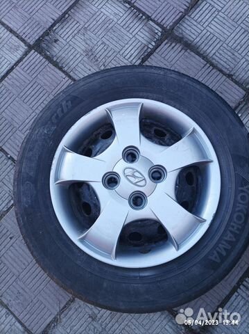 R13 Yokohama BluEarth AE01 175/70, PCD 4x100 DIA 54.1
