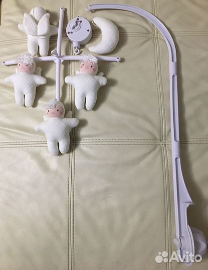 Мобиль на кроватку заводной