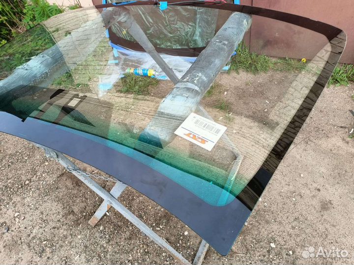 Лобовое стекло на toyota camry 50