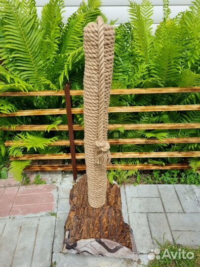 Вертикальная когтеточка ручной работы