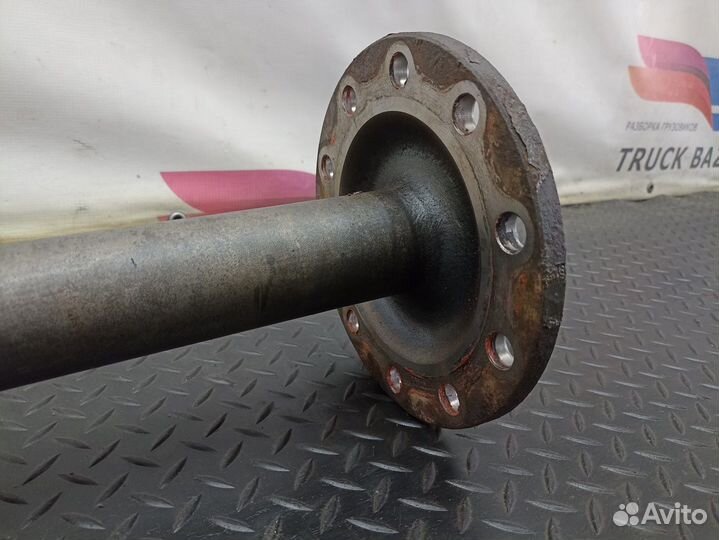 1363851 Полуось с блокировкой