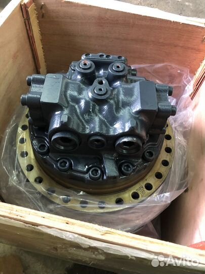 Бортовой редуктор в сборе с мотором JCB220