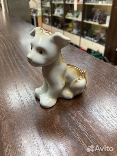 Статуэтка собачка фарфор