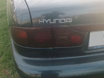 Hyundai Sonata 2.0 MT, 1996, битый, 180 000 км, с пробегом, цена 1 000 руб.
