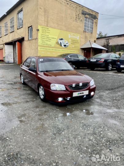 Hyundai Accent, 2011