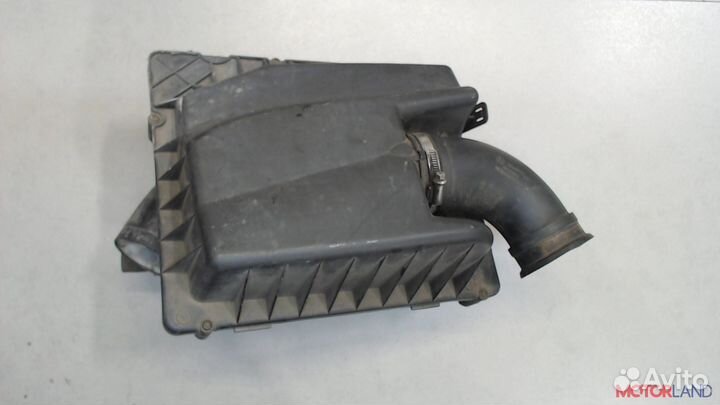 Корпус воздушного фильтра Opel Astra H Z16XEP