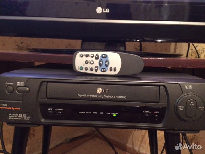 Видеомагнитофон LG