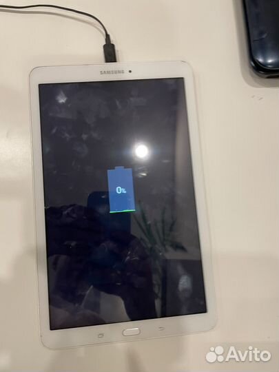Samsung galaxy Tab E sm-t561