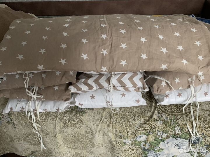 Бортики в детскую кроватку с одеялом