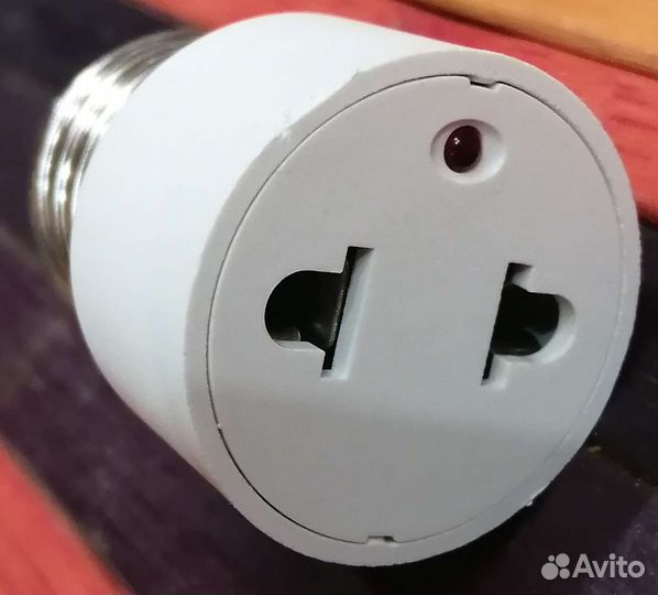 Переходник цоколь Е27 на электро розетку