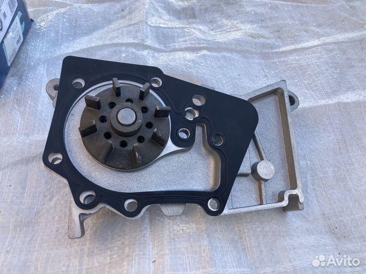 Помпа Renault Logan, Clio, Laguna, Megane