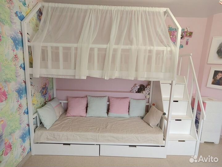Кровать - домик двухьярусная из бука