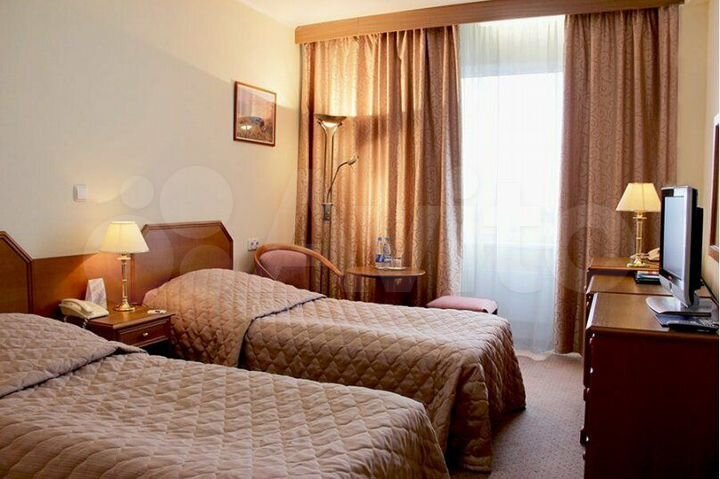 Гостиница без хозяев на год у моря