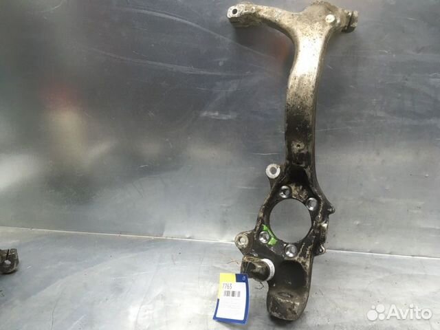 Кулак поворотный передний левый Audi A4 B6