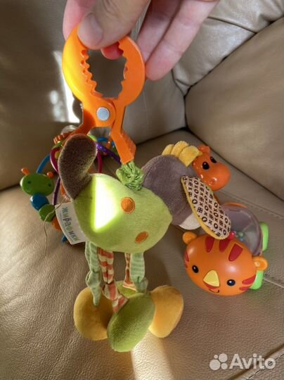Игрушки развивающие погремушки